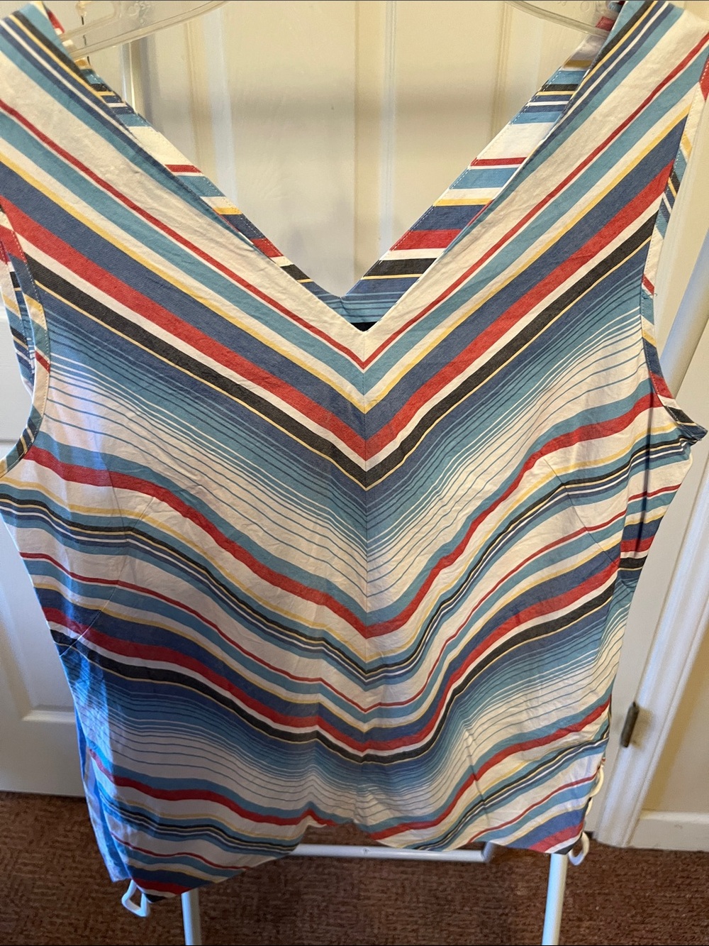 Striped V-Neck Sleeveless Top in Blue, Red & Cream PTP18”L25”